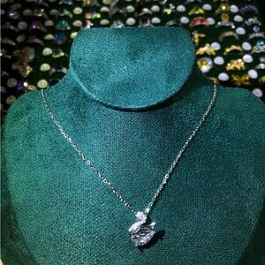 Elegant Silver Necklace with Crystal Accents